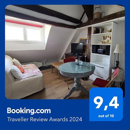 Appartement Coeur De Paris Avec Vue Sur Les Toits المظهر الخارجي الصورة