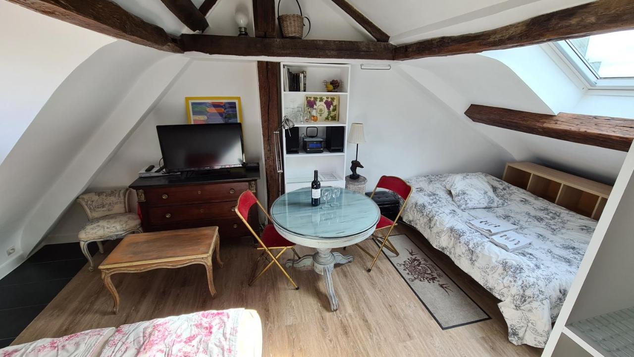 Appartement Coeur De Paris Avec Vue Sur Les Toits المظهر الخارجي الصورة