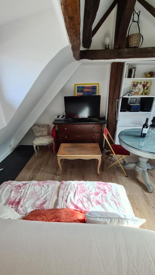 Appartement Coeur De Paris Avec Vue Sur Les Toits المظهر الخارجي الصورة