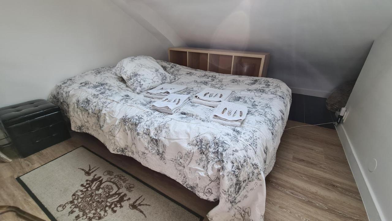 Appartement Coeur De Paris Avec Vue Sur Les Toits المظهر الخارجي الصورة