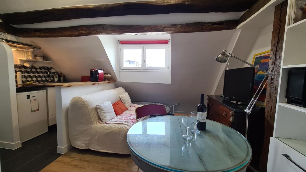 Appartement Coeur De Paris Avec Vue Sur Les Toits المظهر الخارجي الصورة