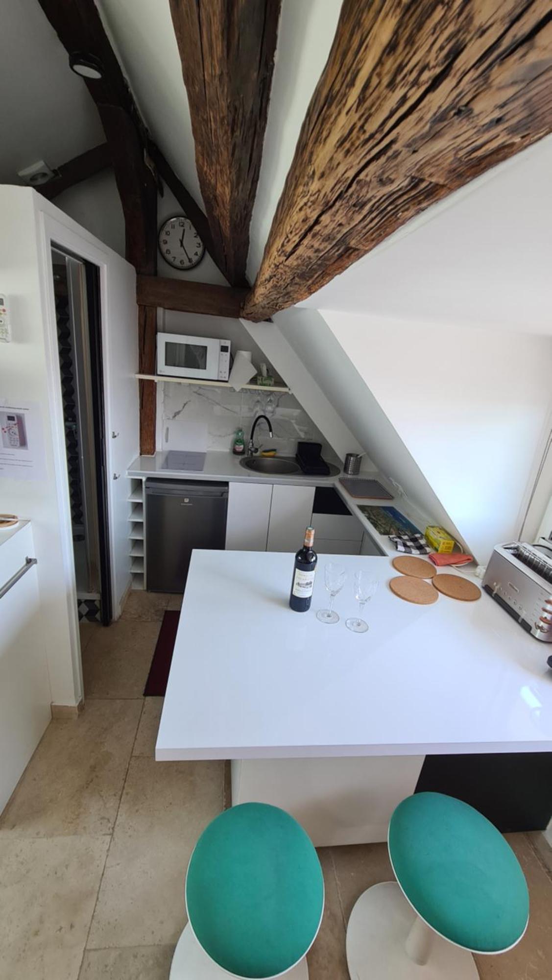 Appartement Coeur De Paris Avec Vue Sur Les Toits المظهر الخارجي الصورة